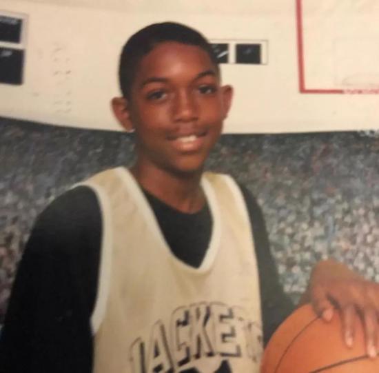 他是NBA唯一同时交两女友 还能和谐相处的球员