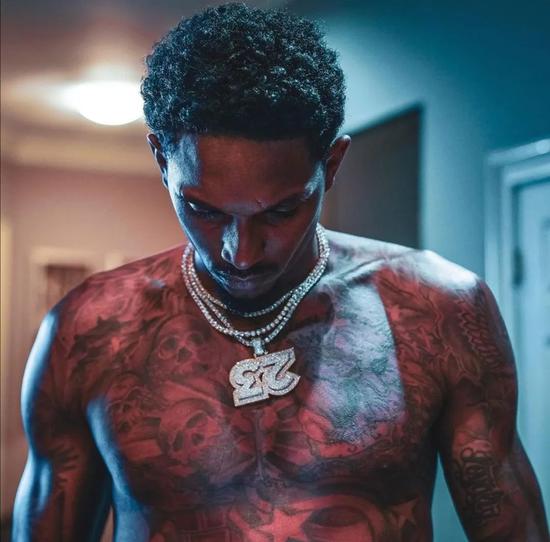 他是NBA唯一同时交两女友 还能和谐相处的球员