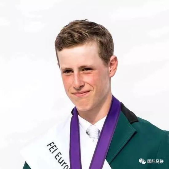 16岁场地障碍骑手Max Wachman（爱尔兰）