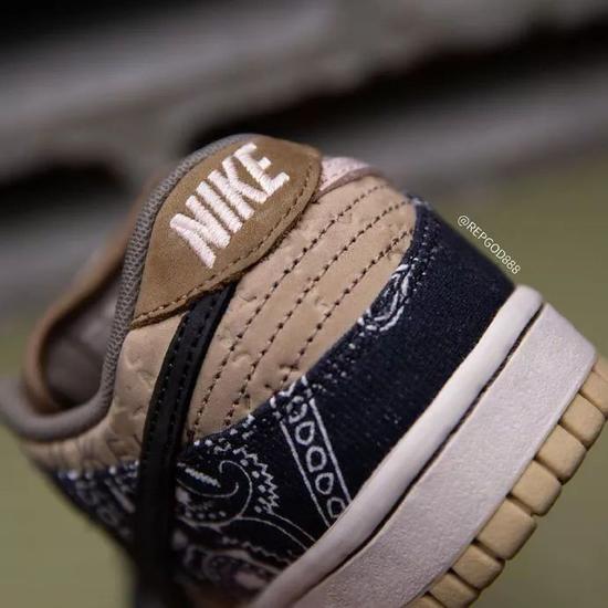 Travis Scott x Nike Dunk SB Low 细节曝光