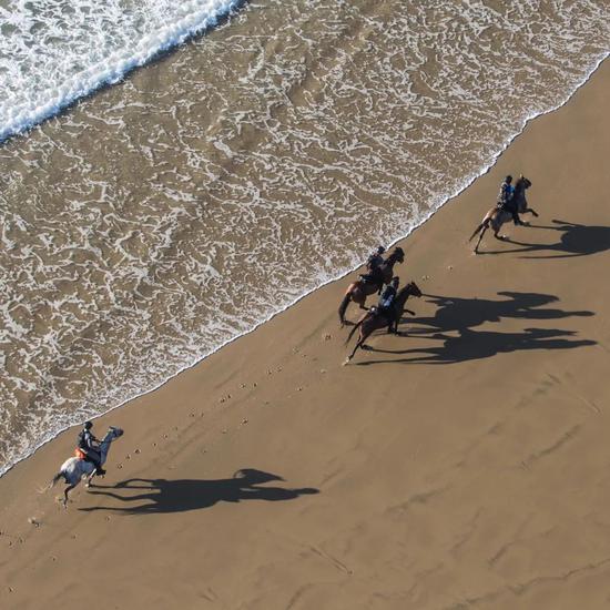 350公里“狂野海岸”耐力赛，全新模式挑战极限