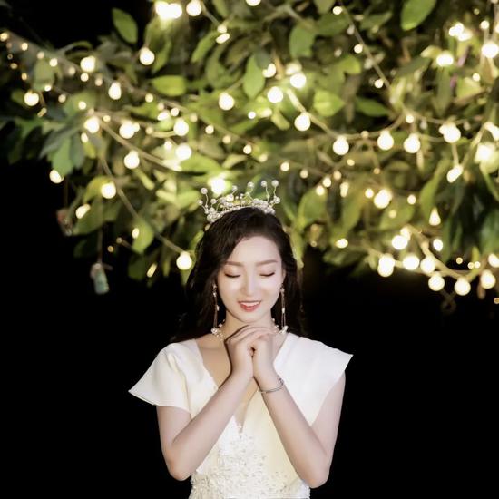 旗袍姑娘的冰上一舞 在抖音上火大了