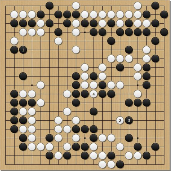 崔精以黑1放手时，李瑟珠2，4手非常锋利。这是崔精陷入危机的瞬间。