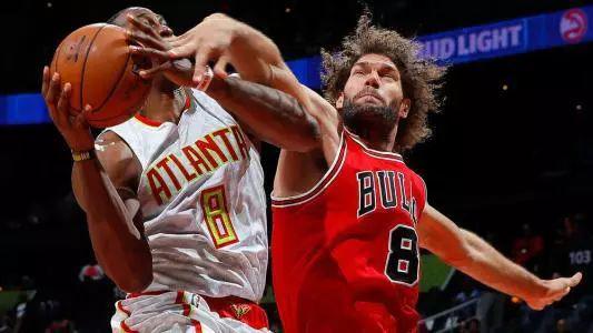 用生命犯花痴！在同队混 它强吻+求婚人家女友