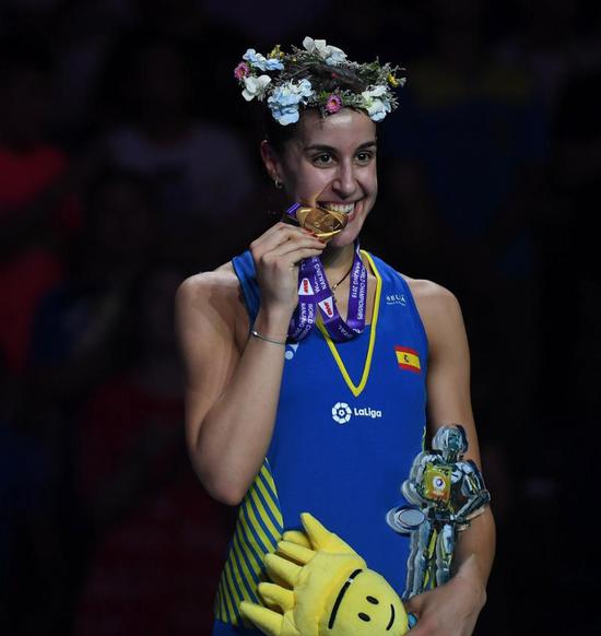 图说：西班牙选手马林夺得个人生涯第三个世锦赛女单冠军。