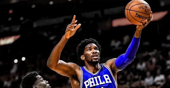 詹姆斯再次受伤！二帝双双倒下！3.18亿组团养伤