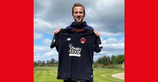 凯恩赞助老东家莱顿东方下季球衣 致敬抗疫英雄