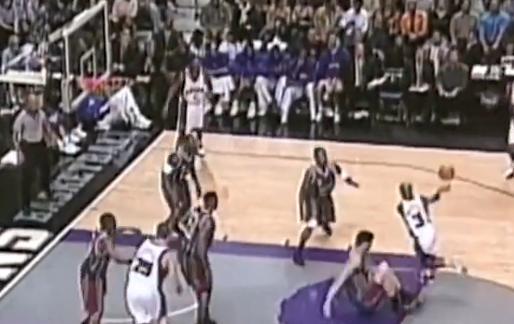 独狼昔日晃倒姚明 如今两人谈笑风生 因为热爱