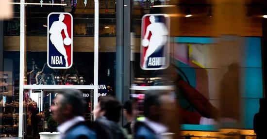 欧文遭狂轰滥炸!嘴炮王:不想打球就原地退役