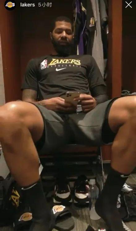 黑色90秒！詹姆斯被他拉下水！湖人还不会用他