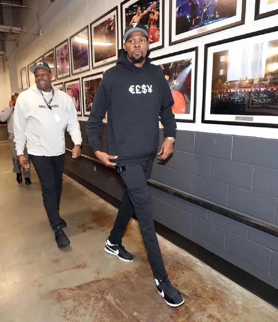 最新数据!NBA收视率低得夸张 美国人都不看了