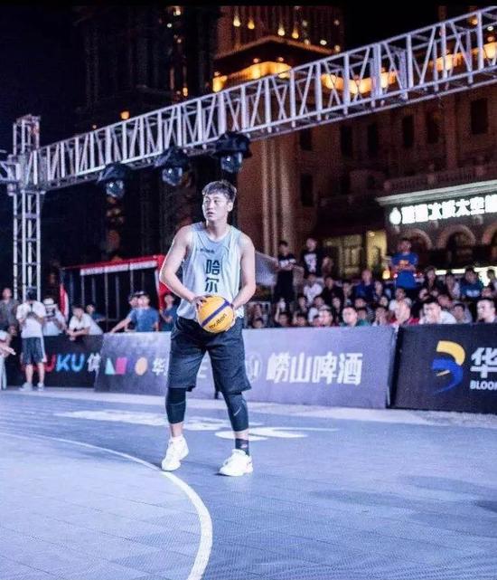 黄金联赛全国亚军维朗体育球员章智试训nbl