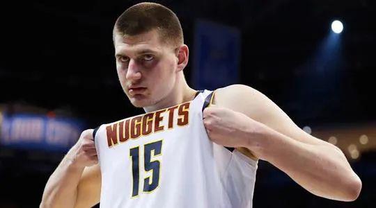 揪心啊！约老师身边有两人感染新冠病毒！