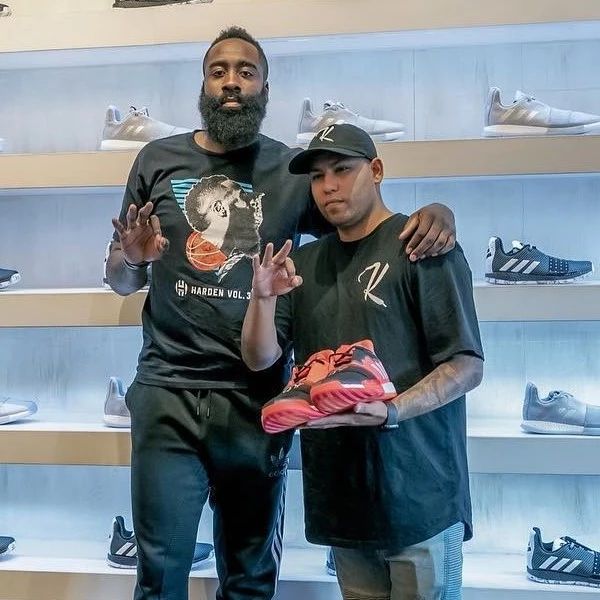 登哥也爱他设计的球鞋