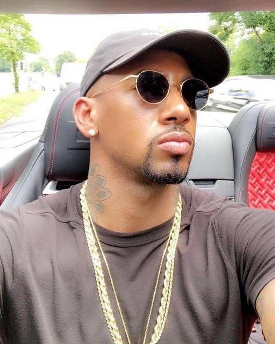 金链子圆墨镜拜仁大将模仿队友劝他留队