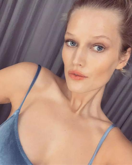 现任女友 cassie amato相信这些对他来说应该只是冰山一角据说他在