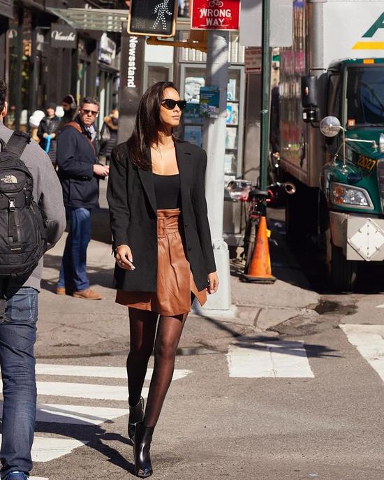 快船签下7200万中锋!女友是维密超模!_NBA_新浪竞技风暴_新浪网