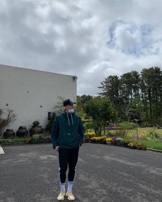 军训任务完成！孙兴慜分享开心比V照