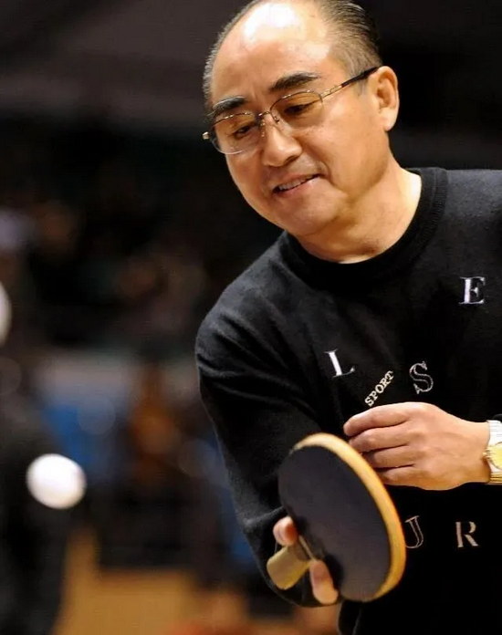 记忆 | 华以刚:与国乒名将庄则栋下围棋_棋牌_新浪竞技风暴_新浪网