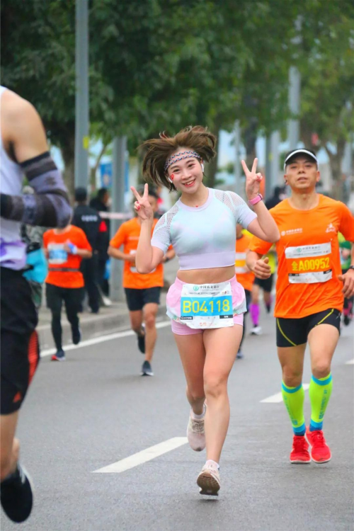 万人角逐!2019长江三峡马拉松激情开赛
