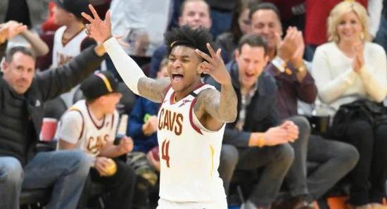 惨哭！离奇失首发 球员最怕的事他1场全经历了