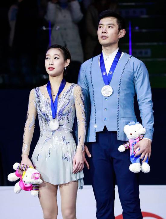 金杨：疫情下的感动与感恩 冰雪健儿并肩“战斗