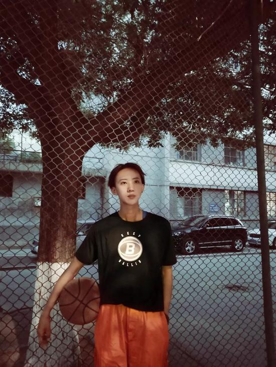 最强女球手艾林林单挑韩潮彻底征服球迷