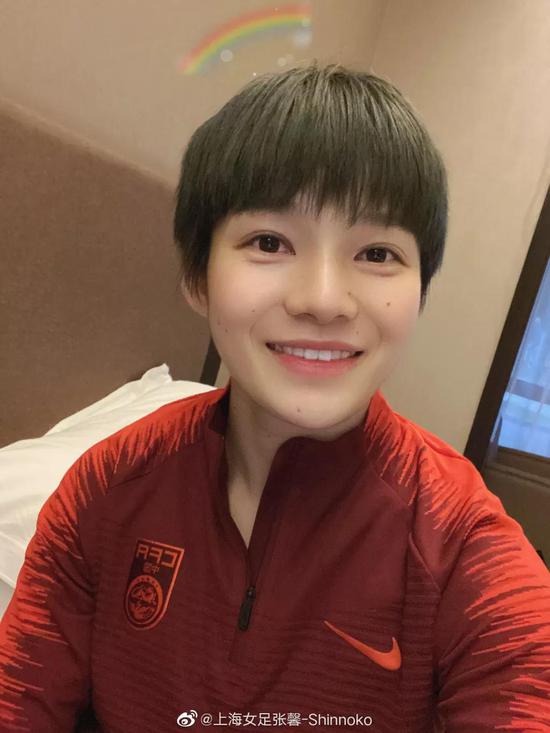 稿件来源:女足发布在很多人眼中,张馨是个"人生赢家",家庭,孩子什么都