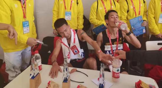 以赛代练董国建状态一般彭建华 结果双双210