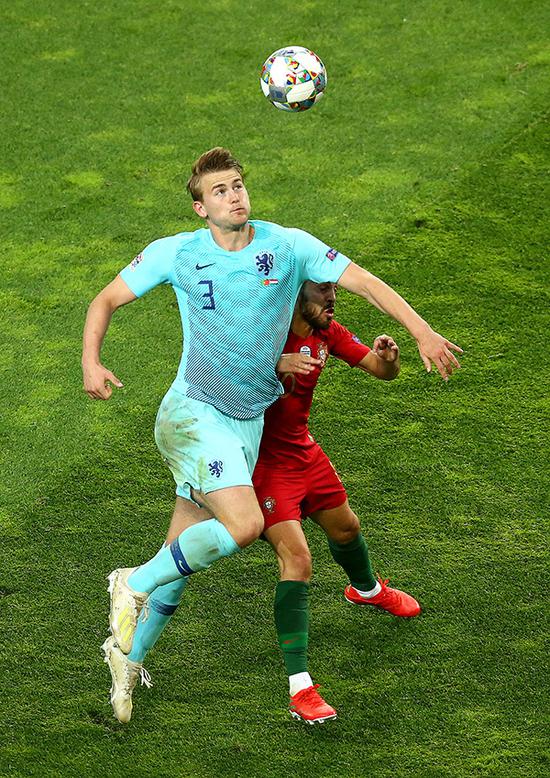 德里赫特在比赛中.