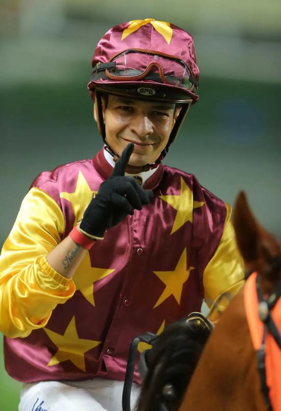 【跑马地赛事】波健士首进香港凯旋门