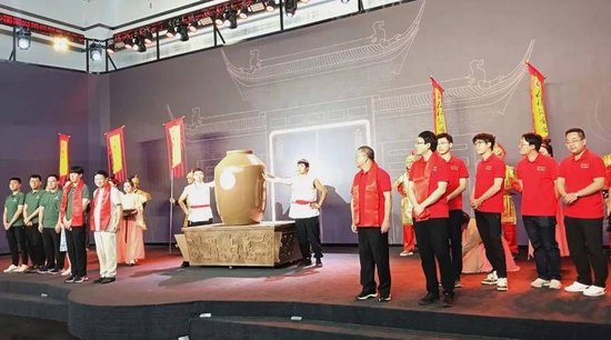 上班吃口早餐被直接开除！老板强硬辞退，最后反倒赔偿8000元