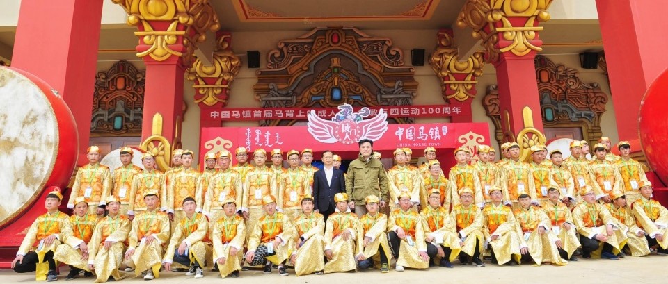 “马背上的成人礼”