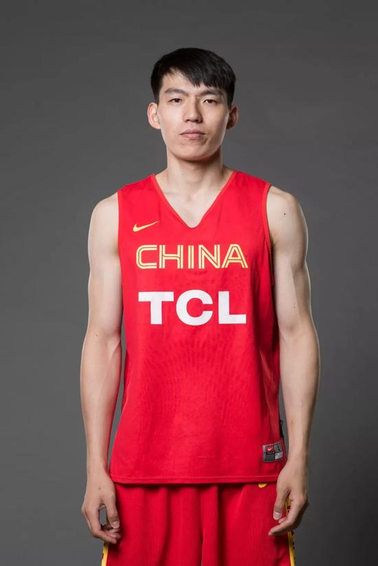 去年第1次进国家队今年当队长 新杀手吴前的路