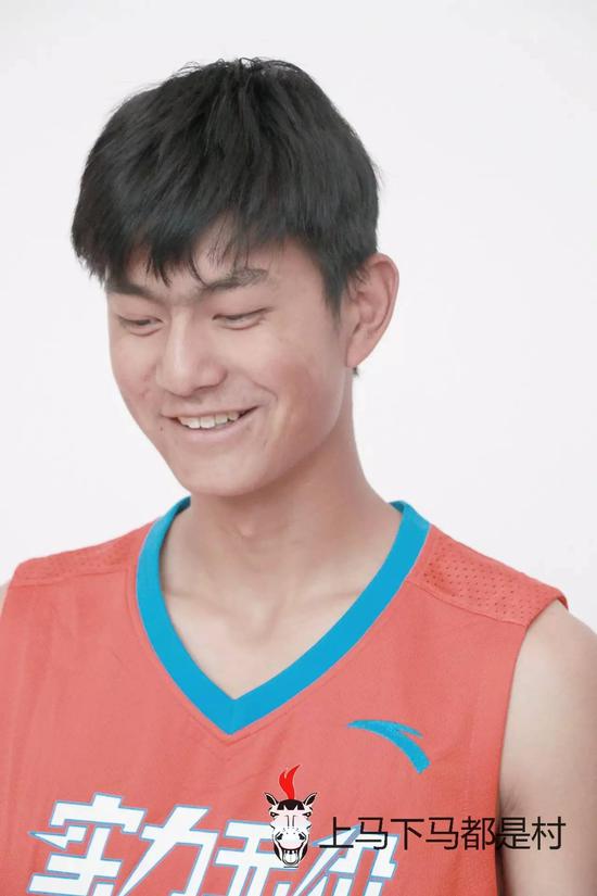 扣篮王林景元和小学弟李飞不可言说的故事