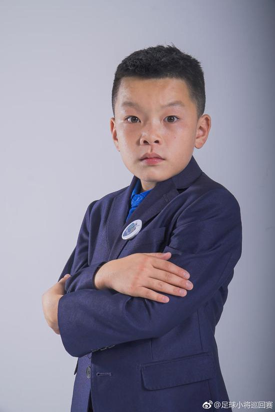 清华附中过人王吕孟洋 和邝兆镭组合让所有人忌惮_国内足球_新浪竞技