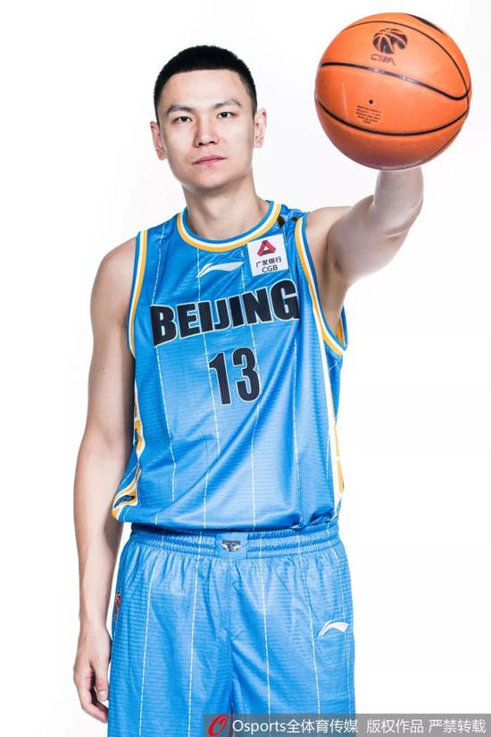 本赛季郭艾伦助攻数99个 排在国内球员之首