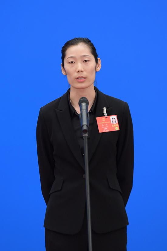全国人大代表、中国女排国家队队长朱婷。  新华社 图