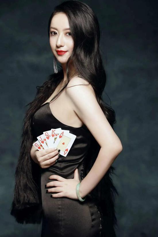 国人牌手美女牌手金天直面善与恶的扑克之路