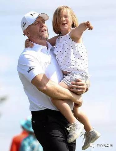 打破传统，英女王外孙女加入赛马俱乐部