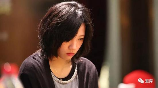 围棋史上的10月17日：被幸运女神眷顾的谢依旻_棋牌_新浪竞技风暴_新浪网