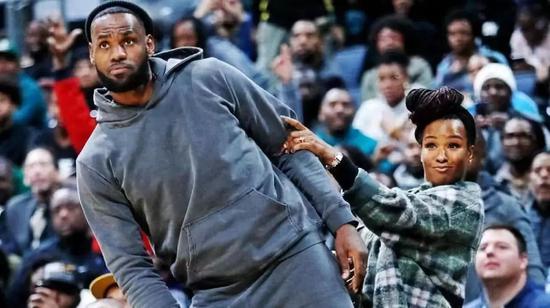 场均4.2分！布朗尼打不了NBA！詹姆斯亲口说的