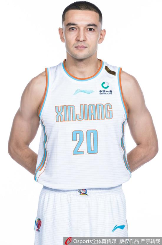 本赛季郭艾伦助攻数99个 排在国内球员之首