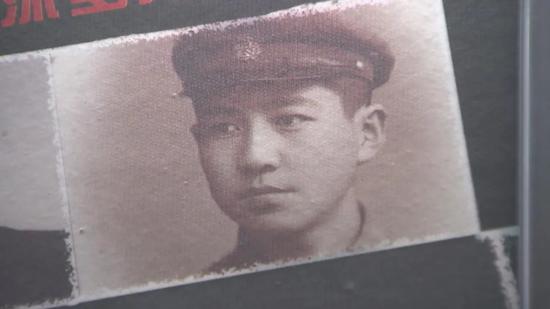 弟子时代的李朝贵