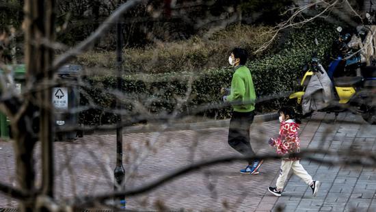 男子疫情期间首次跑步心梗倒地 专家为恢复训练
