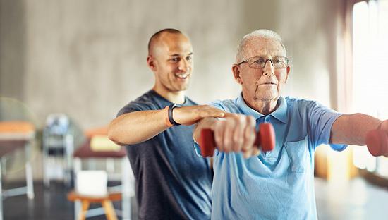 健身教练不再只吃青春饭，高龄人群推动其“成熟化”。