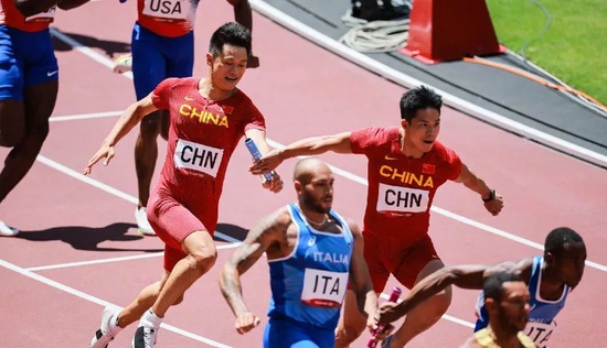 苏炳添们等来迟到的奖牌，你知道中国男子接力有多强吗？