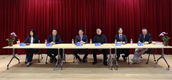 出席国际评委履新仪式的在京代表（左起：崔汝镇、薄琥、李超、阎焱、陈钟和、张宇）