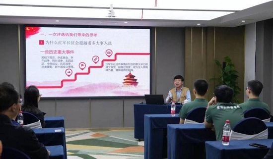 刘晓庆拒互动自比大熊猫，王婆神回复撕下体面！v8.4.7 官方安卓版