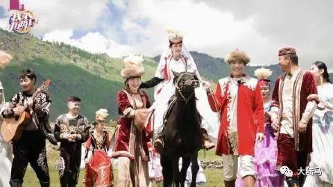 向佐郭碧婷节目中举行草原婚礼